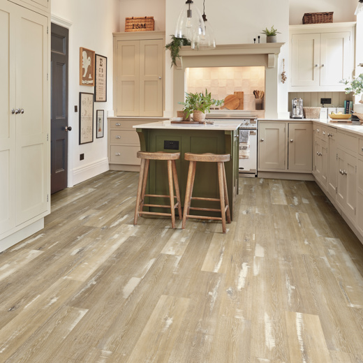 Blonde Farmhouse Oak SCB136 in a farmhouse style kitchen